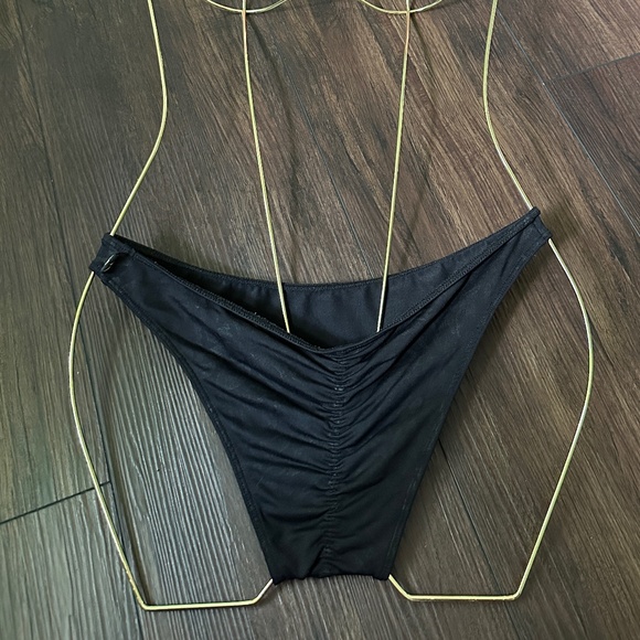 🔥 HUGE LOT - 6 Pairs Cleo the Hurricane Scrunch-Bum Dance Shorts | M/L - Picture 9 of 12